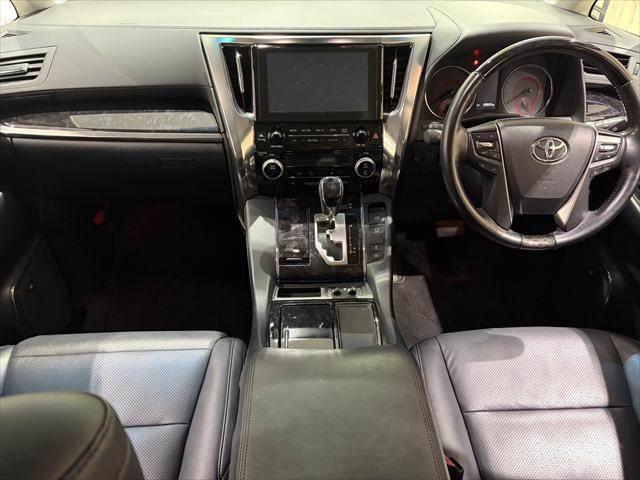 アルファード 2.5S Cパッケージ 後期型 JBLサウンド トヨタセーフティセンス 純正10インチナビ フリップダウンモニター バックカメラ レーダークルーズコントロール 両側パワースライドドア 禁煙車 パワーシート(3枚目)