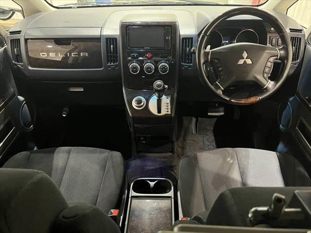 デリカD:5 シャモニー ディーゼル パドルシフト 禁煙車 メモリーナビ 両側パワースライドドア フルセグTV Bluetooth HIDヘッドライト シートヒーター パワーシート クルーズコントロール(3枚目)