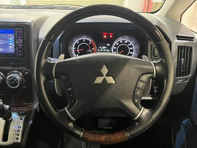 デリカD:5 シャモニー ディーゼル パドルシフト 禁煙車 メモリーナビ 両側パワースライドドア フルセグTV Bluetooth HIDヘッドライト シートヒーター パワーシート クルーズコントロール(11枚目)
