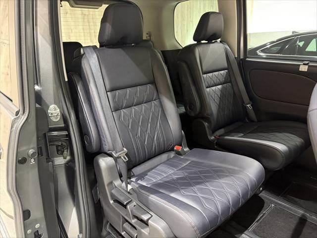 セレナ e-パワー ハイウェイスターG 純正10インチナビ 両側パワースライドドア レザーシート プロパイロット アラウンドビューモニター フルセグTV Bluetooth LEDヘッドライト 禁煙車 衝突軽減ブレーキ クリアランスソナー(8枚目)