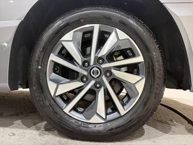 セレナ e-パワー ハイウェイスターG 純正10インチナビ 両側パワースライドドア レザーシート プロパイロット アラウンドビューモニター フルセグTV Bluetooth LEDヘッドライト 禁煙車 衝突軽減ブレーキ クリアランスソナー(28枚目)