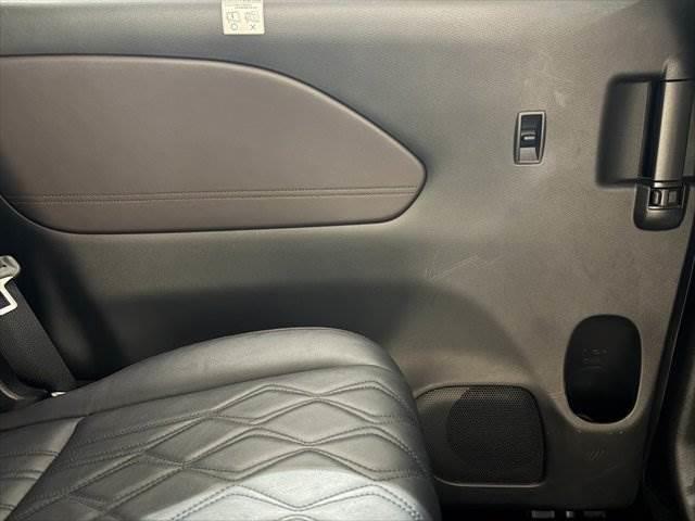 セレナ e-パワー ハイウェイスターG 純正10インチナビ 両側パワースライドドア レザーシート プロパイロット アラウンドビューモニター フルセグTV Bluetooth LEDヘッドライト 禁煙車 衝突軽減ブレーキ クリアランスソナー(68枚目)