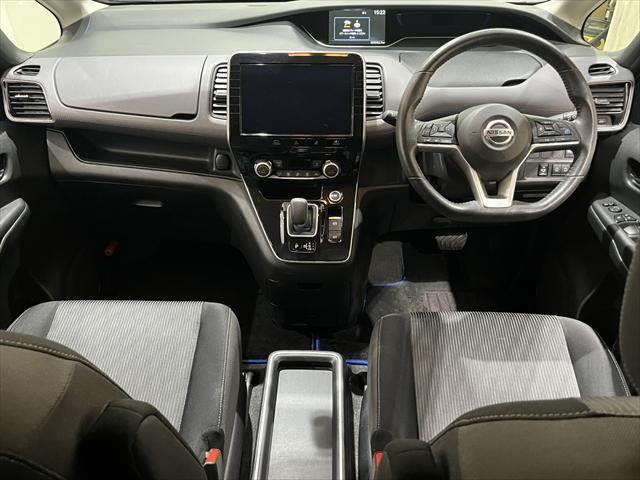 セレナ e-POWER ハイウェイスターV 純正10インチナビ プロパイロット(3枚目)