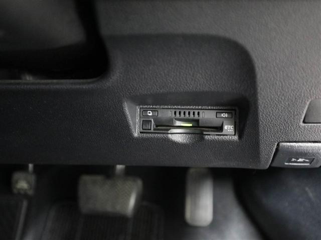 プリウス Ｓ　ＤＶＤ再生機能　ＥＳＣ　スマートキ－　地デジ　メモリーナビゲーション　ＬＥＤヘッドライト　ＥＴＣ車載器　フルオートエアコン　クルーズコントロール　エアバッグ　イモビ　パワーウインドウ　ＰＳ　ＴＶナビ（26枚目）