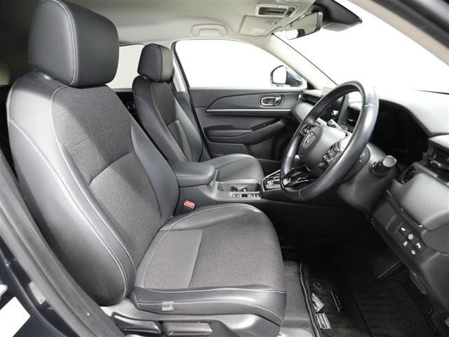 ゆったり室内で運転もしやすいです♪使い勝手の良い配置も考えられています！！