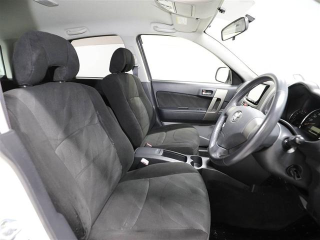 ゆったり室内で運転もしやすいです♪使い勝手の良い配置も考えられています！！