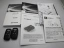 取説・メンテナンスノート・スマートキーの3点セットです。