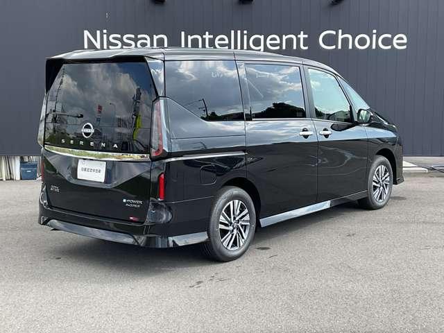 セレナ ｅ－４ＯＲＣＥ　ハイウェイスターＶ　１．４　ｅ－４ＯＲＣＥ　ハイウェイスターＶ　４ＷＤ　雹害車　メーカー装着メモリーナビ（2枚目）