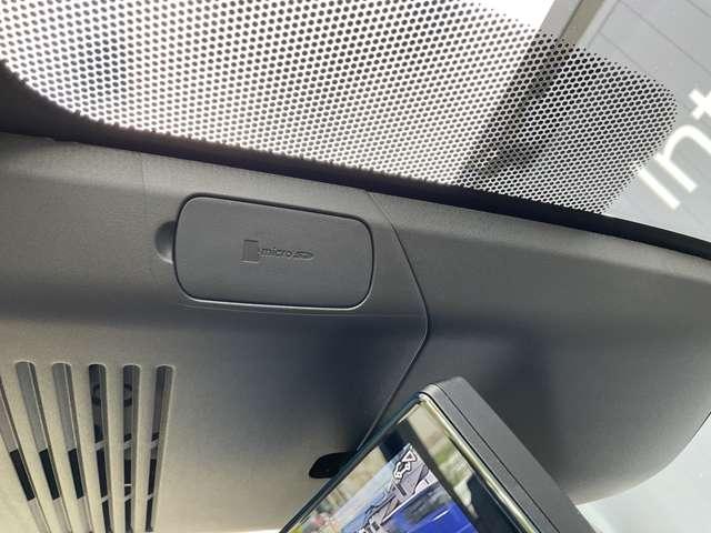 セレナ ｅ－４ＯＲＣＥ　ハイウェイスターＶ　１．４　ｅ－４ＯＲＣＥ　ハイウェイスターＶ　４ＷＤ　雹害車　メーカー装着メモリーナビ（11枚目）