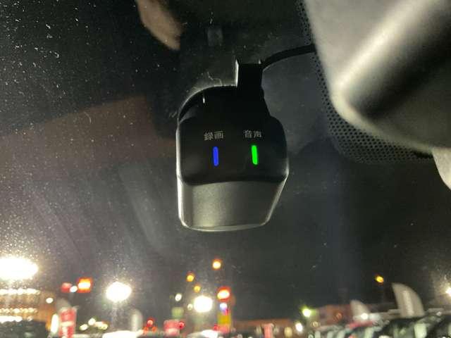 キックス Ｘ　ツートーンインテリアエディション　１．２　Ｘ　ツートーン　インテリアエディション　（ｅ－ＰＯＷＥＲ）　日産純正メモリーナビ（13枚目）