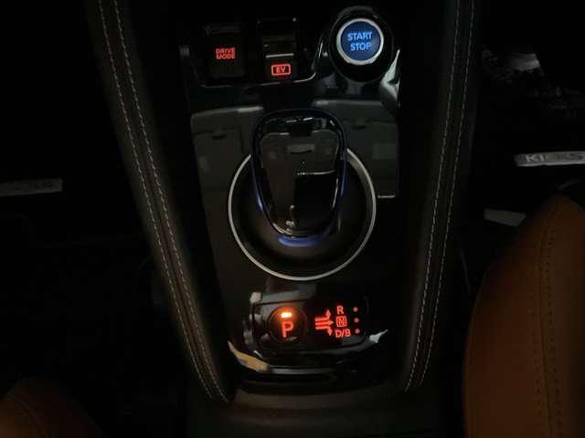 キックス Ｘ　ツートーンインテリアエディション　１．２　Ｘ　ツートーン　インテリアエディション　（ｅ－ＰＯＷＥＲ）　日産純正メモリーナビ（16枚目）