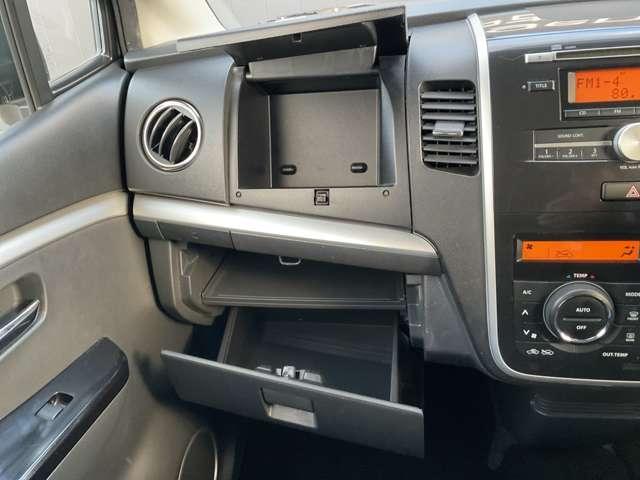 ワゴンＲスティングレー ６６０　スティングレー　Ｘ　デイスチャージヘッドライト　ＣＤチューナー（11枚目）