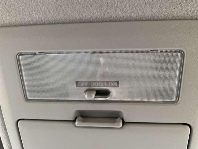 ワゴンＲスティングレー ６６０　スティングレー　Ｘ　デイスチャージヘッドライト　ＣＤチューナー（12枚目）