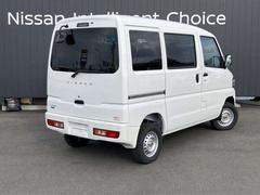 納車前に入念な点検整備をさせていただきます。もちろん全車走行距離無制限のワイド保証付きですので安心してお乗りいただけます。 2