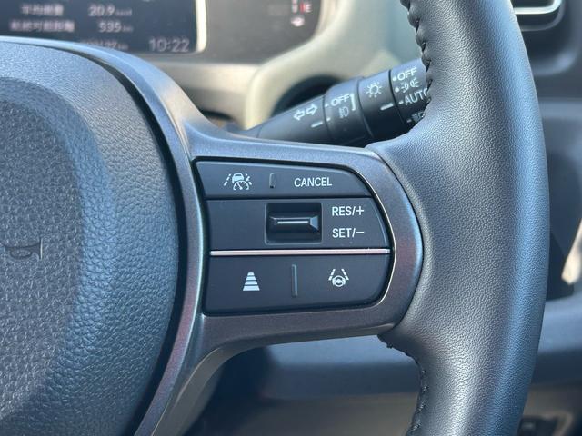 フリード ｅ：ＨＥＶクロスター　元試乗車／９インチ純正ナビ／両側電動スライドドア／純正ＥＴＣ／純正ドライブレコーダー／両席シートヒーター／スマートキー２個（16枚目）