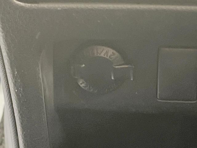 ノア Ｓｉ　両側電動スライドドア　純正ＳＤナビ　純正フリップダウンモニター　バックカメラ　禁煙車　ドラレコ　ＥＴＣ　オートライト　純正１６インチアルミ　Ｂｌｕｅｔｏｏｔｈ再生　ＣＤ　ＤＶＤ再生　フルセグ（40枚目）