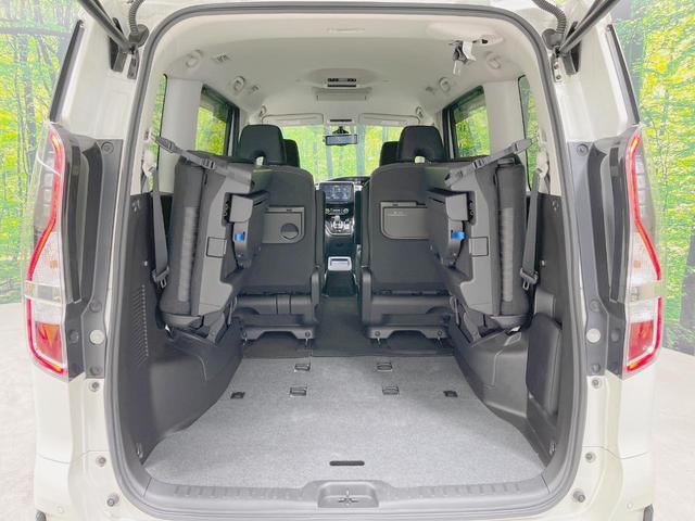 セレナ e-パワー ハイウェイスターV 両側電動ドア 純正SDナビ 後席モニター 全周囲カメラ 衝突被害軽減システム レーダークルーズ 禁煙車 ドラレコ コーナーセンサー スマートキー LEDヘッド ビルトインETC 車線逸脱警報(12枚目)