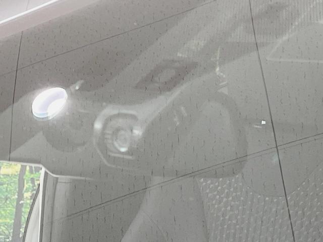 プリウス Sセーフティプラス 純正SDナビ バックカメラ 衝突被害軽減システム レーダークルーズ 禁煙車 ドラレコ コーナーセンサー スマートキー LEDヘッド ビルトインETC オートハイビーム 車線逸脱警報 オートライト(7枚目)