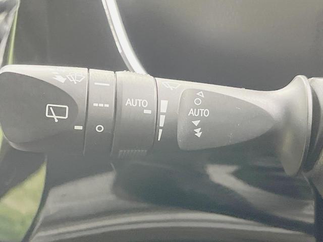 プリウス Sセーフティプラス 純正SDナビ バックカメラ 衝突被害軽減システム レーダークルーズ 禁煙車 ドラレコ コーナーセンサー スマートキー LEDヘッド ビルトインETC オートハイビーム 車線逸脱警報 オートライト(28枚目)