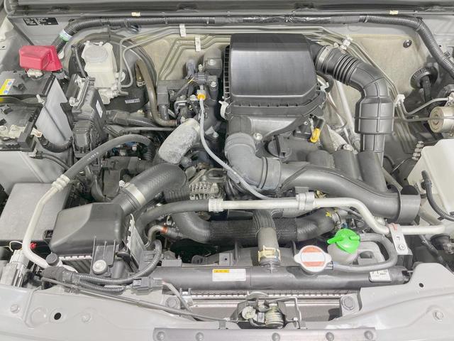 ジムニー ＸＣ　４ＷＤ　ターボ　衝突被害軽減システム　禁煙車　スマートキー　ＥＴＣ　クルコン　シートヒーター　パークアシスト　オートライト　オートエアコン　純正１６インチアルミ　ヘッドライトウォッシャー（18枚目）