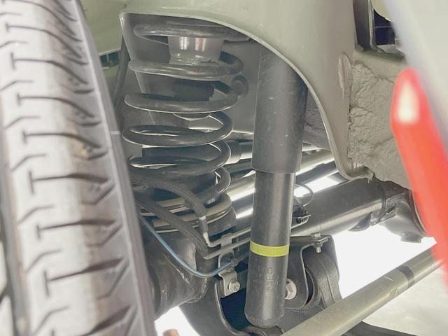 ジムニー ＸＣ　４ＷＤ　ターボ　衝突被害軽減システム　禁煙車　スマートキー　ＥＴＣ　クルコン　シートヒーター　パークアシスト　オートライト　オートエアコン　純正１６インチアルミ　ヘッドライトウォッシャー（20枚目）