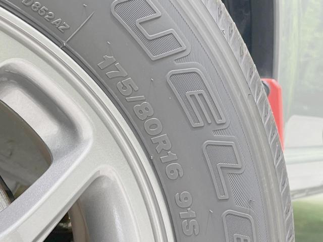 ジムニー ＸＣ　４ＷＤ　ターボ　衝突被害軽減システム　禁煙車　スマートキー　ＥＴＣ　クルコン　シートヒーター　パークアシスト　オートライト　オートエアコン　純正１６インチアルミ　ヘッドライトウォッシャー（52枚目）