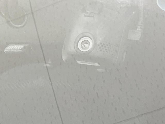 プリウス S 純正SDナビ バックカメラ ドラレコ スマートキー HIDヘッド ビルトインETC オートエアコン 純正15インチアルミ Bluetooth CD DVD再生 フルセグ(5枚目)