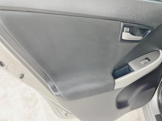 プリウス S 純正SDナビ バックカメラ ドラレコ スマートキー HIDヘッド ビルトインETC オートエアコン 純正15インチアルミ Bluetooth CD DVD再生 フルセグ(50枚目)