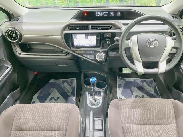 アクア Ｇ　中期型　純正ＳＤナビ　バックカメラ　禁煙車　シートヒーター　スマートキー　ＬＥＤヘッドライト　ＥＴＣ　クルコン　オートライト　Ｂｌｕｅｔｏｏｔｈ再生　ＣＤ　ＤＶＤ再生　フルセグ　革巻きステアリング（2枚目）