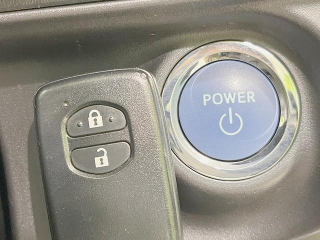 アクア Ｇ　中期型　純正ＳＤナビ　バックカメラ　禁煙車　シートヒーター　スマートキー　ＬＥＤヘッドライト　ＥＴＣ　クルコン　オートライト　Ｂｌｕｅｔｏｏｔｈ再生　ＣＤ　ＤＶＤ再生　フルセグ　革巻きステアリング（5枚目）