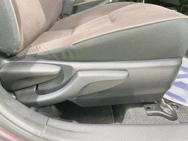 アクア Ｇ　中期型　純正ＳＤナビ　バックカメラ　禁煙車　シートヒーター　スマートキー　ＬＥＤヘッドライト　ＥＴＣ　クルコン　オートライト　Ｂｌｕｅｔｏｏｔｈ再生　ＣＤ　ＤＶＤ再生　フルセグ　革巻きステアリング（41枚目）