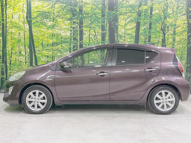 アクア Ｇ　中期型　純正ＳＤナビ　バックカメラ　禁煙車　シートヒーター　スマートキー　ＬＥＤヘッドライト　ＥＴＣ　クルコン　オートライト　Ｂｌｕｅｔｏｏｔｈ再生　ＣＤ　ＤＶＤ再生　フルセグ　革巻きステアリング（53枚目）