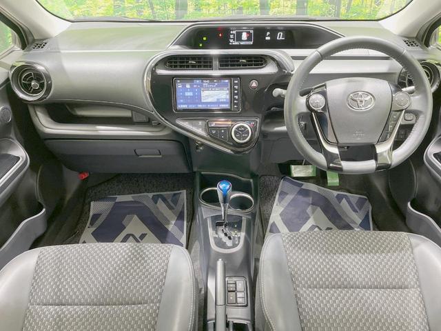 アクア クロスオーバー　純正ＳＤナビ　バックカメラ　衝突軽減装置　禁煙車　ハーフレザーシート　シートヒーター　ドラレコ　ＥＴＣ　車線逸脱警報　オートマチックハイビーム　オートライト　オートエアコン　Ｂｌｕｅｔｏｏｔｈ再生（2枚目）