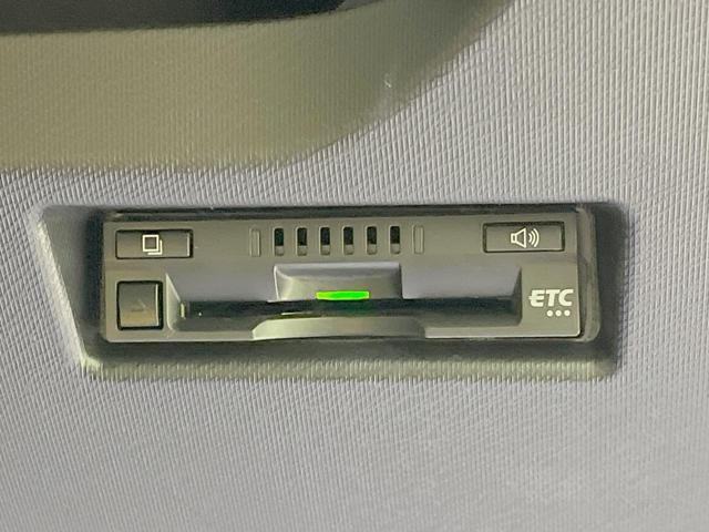 アクア クロスオーバー　純正ＳＤナビ　バックカメラ　衝突軽減装置　禁煙車　ハーフレザーシート　シートヒーター　ドラレコ　ＥＴＣ　車線逸脱警報　オートマチックハイビーム　オートライト　オートエアコン　Ｂｌｕｅｔｏｏｔｈ再生（6枚目）