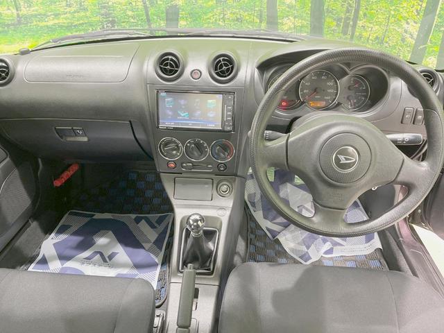 コペン アクティブトップ 5MT 電動ルーフ 禁煙車 SDナビ ETC Bluetooth再生 CD DVD再生 フルセグ キーレスエントリー 純正15インチアルミ 純正革巻きステアリング(2枚目)