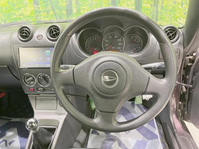 コペン アクティブトップ 5MT 電動ルーフ 禁煙車 SDナビ ETC Bluetooth再生 CD DVD再生 フルセグ キーレスエントリー 純正15インチアルミ 純正革巻きステアリング(7枚目)