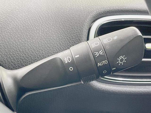 プリウスＰＨＶ Ｓナビパッケージ　純正メーカーナビ　バックカメラ　衝突軽減装置　レーダークルコン　禁煙車　シートヒーター　ドラレコ　レーンキープ　ＬＥＤヘッド　ＥＴＣ　ステアリングヒーター　オートマチックハイビーム　オートライト（28枚目）