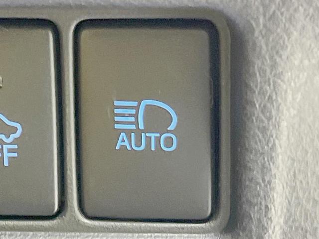 Ｃ－ＨＲ Ｇ　フルエアロ　バックカメラ　衝突被害軽減システム　レーダークルーズ　禁煙車　ハーフレザーシート　コーナーセンサー　スマートキー　ＬＥＤヘッド　ビルトインＥＴＣ　純正１８インチアルミ　オートハイビーム（29枚目）