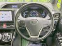 インテリアに合わせたデザインのステアリングは、運転される方のことも考え、運転しやすい形状、大きさです。是非一度、実際に触ってお確かめください。