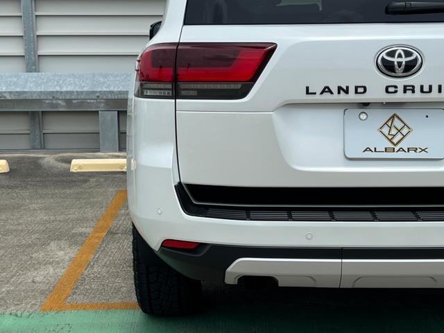 ランドクルーザー ＧＲスポーツ　法人ワンオーナー車　サンルーフ　ＪＢＬプレミアムサウンド　禁煙車　なび男くん装着　スペアキー　テレーングリッパーＡＴ　黒革シート　全周囲カメラ　ＴＶキャンセラー　ＨＤＭＩ　全画面表示　保証書　取説（19枚目）