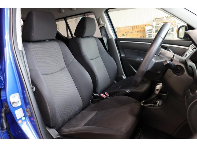 スイフト ＸＬ／ワンオーナ／誤発進防止システム　プッシュスタート／社外ナビＴＶ／電動格納ミラー／スペアタイヤ／ビルトインＥＴＣ／ディスチャージヘッド／純正フロアマット／（10枚目）