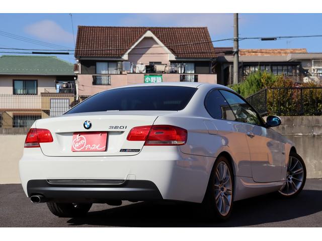 3シリーズ 320i Mスポーツパッケージ クーペ 左ハンドル 6速MT ワンオーナー 禁煙車 ディラー記録簿10枚完備 前後フォグランプ AUX(3枚目)