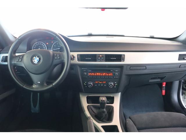 3シリーズ 320i Mスポーツパッケージ クーペ 左ハンドル 6速MT ワンオーナー 禁煙車 ディラー記録簿10枚完備 前後フォグランプ AUX(21枚目)