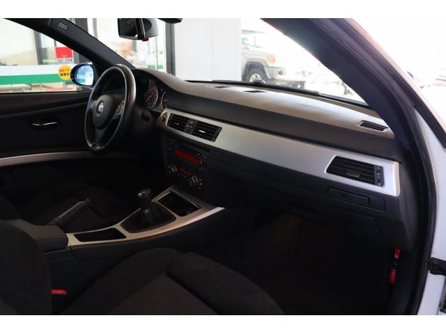 3シリーズ 320i Mスポーツパッケージ クーペ 左ハンドル 6速MT ワンオーナー 禁煙車 ディラー記録簿10枚完備 前後フォグランプ AUX(23枚目)