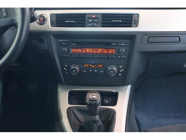 3シリーズ 320i Mスポーツパッケージ クーペ 左ハンドル 6速MT ワンオーナー 禁煙車 ディラー記録簿10枚完備 前後フォグランプ AUX(24枚目)