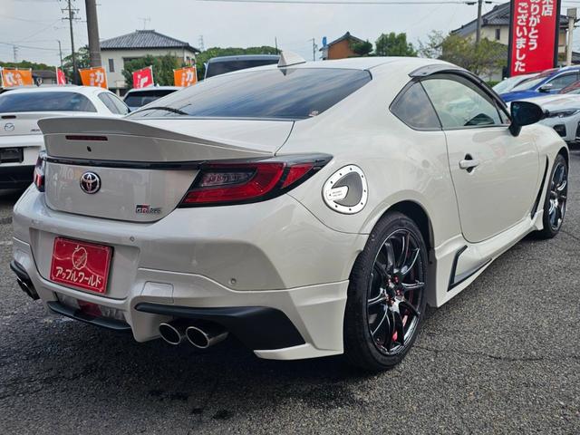 ＧＲ８６ ＳＺ　ワンオーナー　禁煙車　ＧＲフルエアロ　ＧＲマフラー　ＴＲＤパフォーマンスダンパー　ウェッズスポーツ１８インチホイール　ＤＯＰナビ　バックカメラ　ワンセグテレビ　ミラー型ドライブレコーダー前後（11枚目）