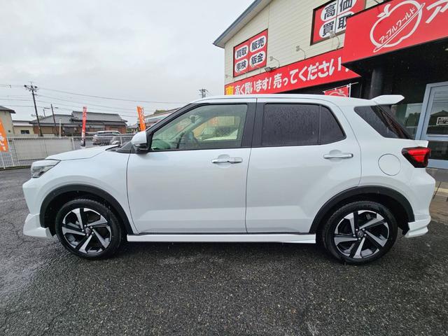 ライズ Ｚ　ワンオーナー　禁煙車　純正エアロ　大型リアスポイラー　純正９型ディスプレイオーディオ　全方位カメラ　シートヒーター　レーダークルーズコントロール　ミラー型ドライブレコーダー前後　レーダークルーズ（8枚目）