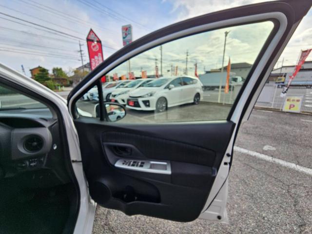 ヴィッツ F 禁煙車 DOPナビ ワンセグテレビ ETC ドライブレコーダー キーレス アイドリングストップ(43枚目)