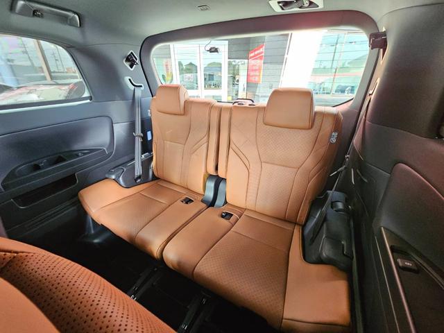 ヴェルファイアハイブリッド エグゼクティブラウンジ　１４型メーカーナビ　ＪＢＬ　１４型フリップダウンモニター　茶革シート　トヨタチームメイト　左右独立ムーンルーフ　デジタルインナーミラー　スペアタイヤ　スペアタイヤ　ドライブレコーダー前後　パワーシート（19枚目）