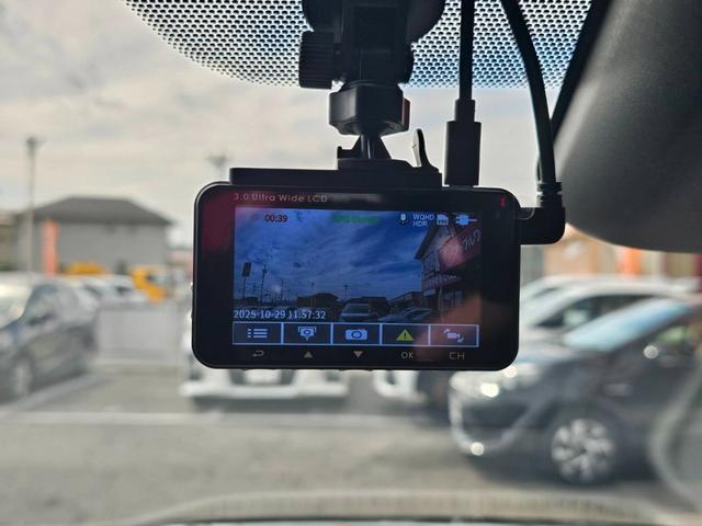 ヴェルファイアハイブリッド エグゼクティブラウンジ　１４型メーカーナビ　ＪＢＬ　１４型フリップダウンモニター　茶革シート　トヨタチームメイト　左右独立ムーンルーフ　デジタルインナーミラー　スペアタイヤ　スペアタイヤ　ドライブレコーダー前後　パワーシート（28枚目）